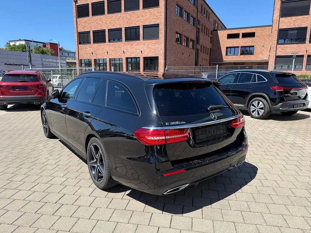 Mercedes-Benz E 300 - Thumbnail 8