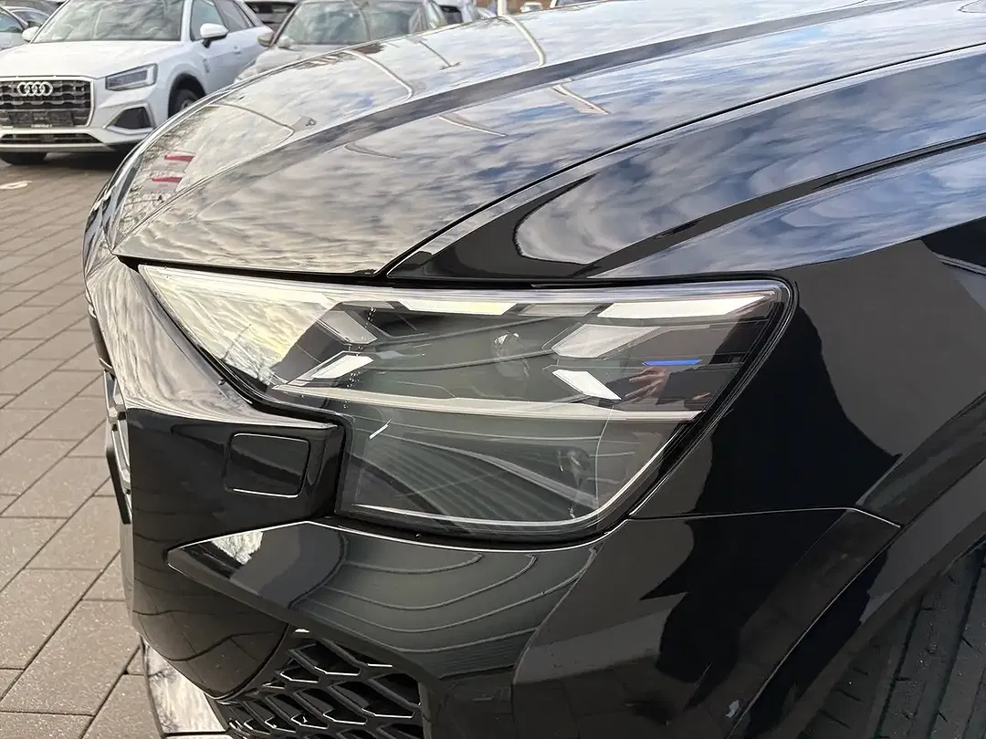 Audi RS Q8 - Thumbnail 6