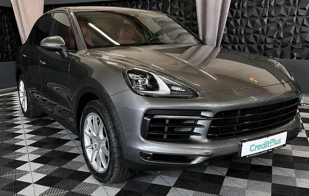 Porsche Cayenne - Thumbnail 1