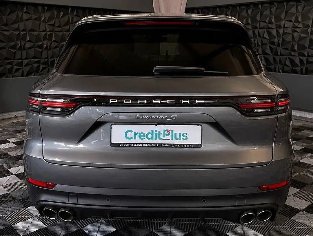 Porsche Cayenne - Thumbnail 6