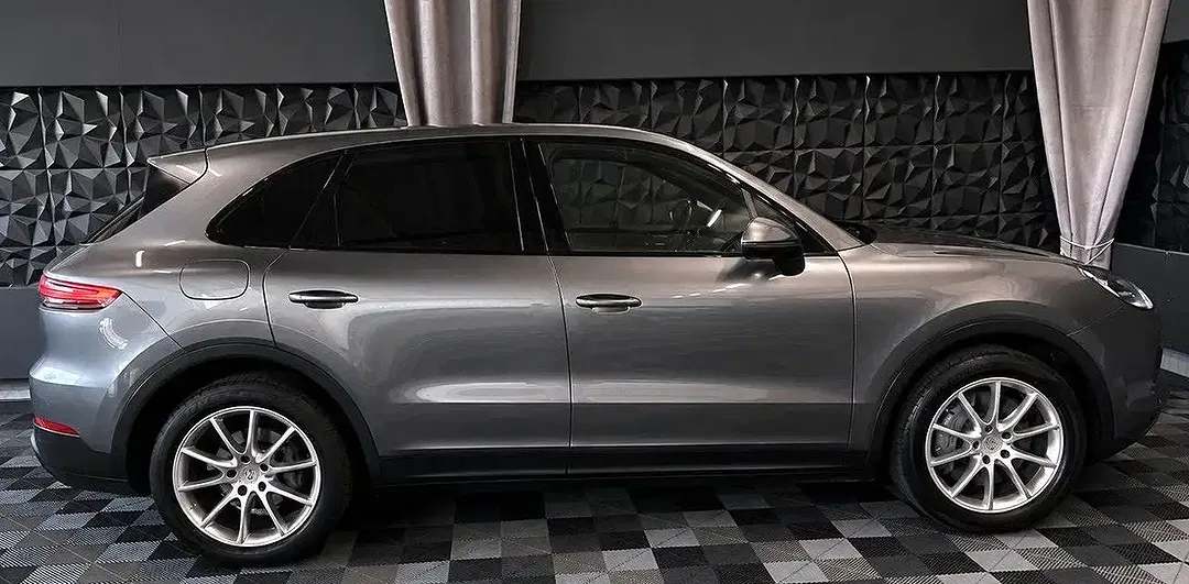 Porsche Cayenne - Thumbnail 9