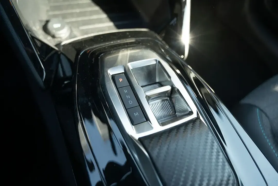 Peugeot 208 - Thumbnail 10