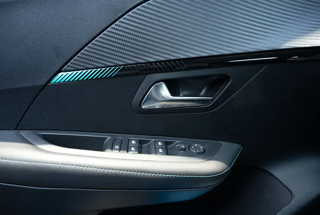 Peugeot 208 - Thumbnail 12
