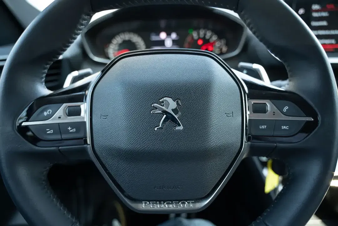 Peugeot 208 - Thumbnail 14