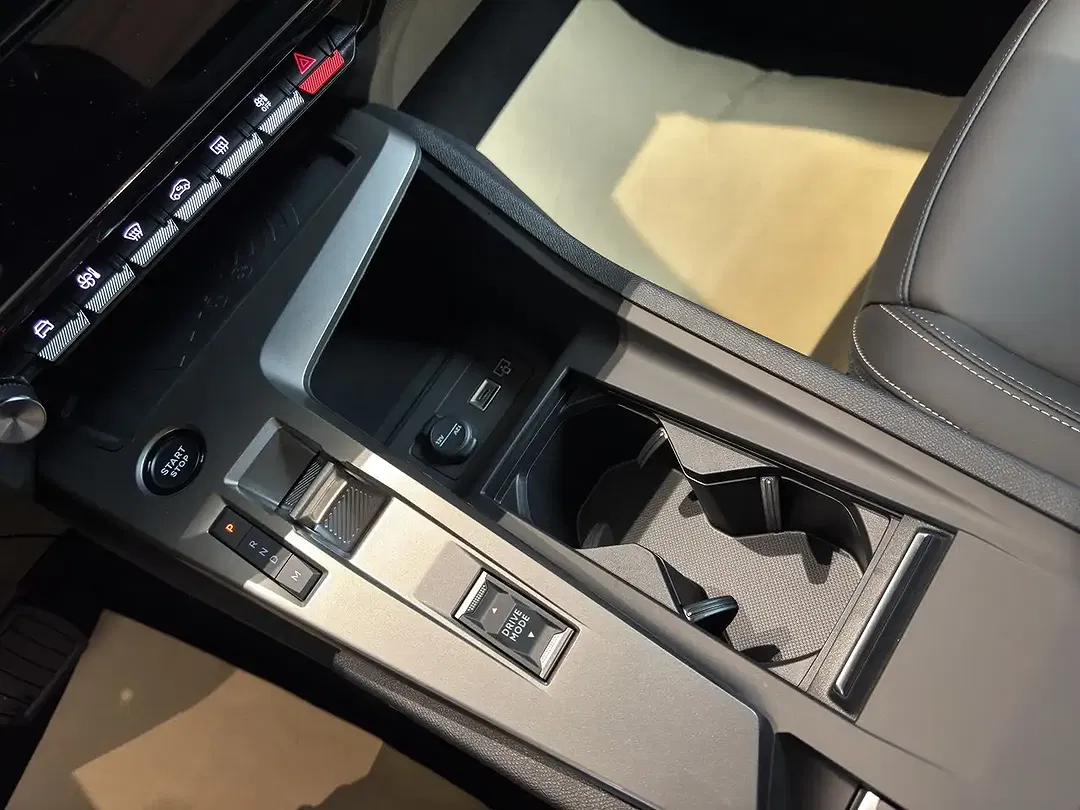 Peugeot 308 - Thumbnail 9