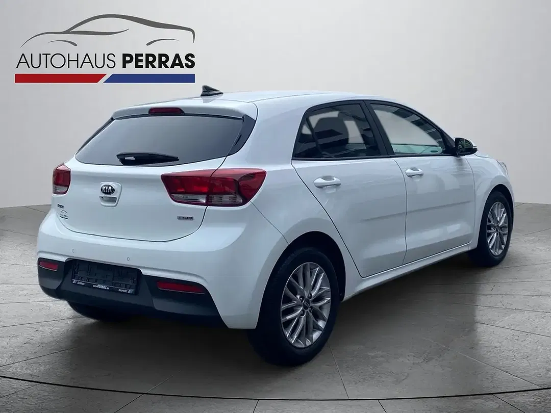 Kia Rio - Thumbnail 3