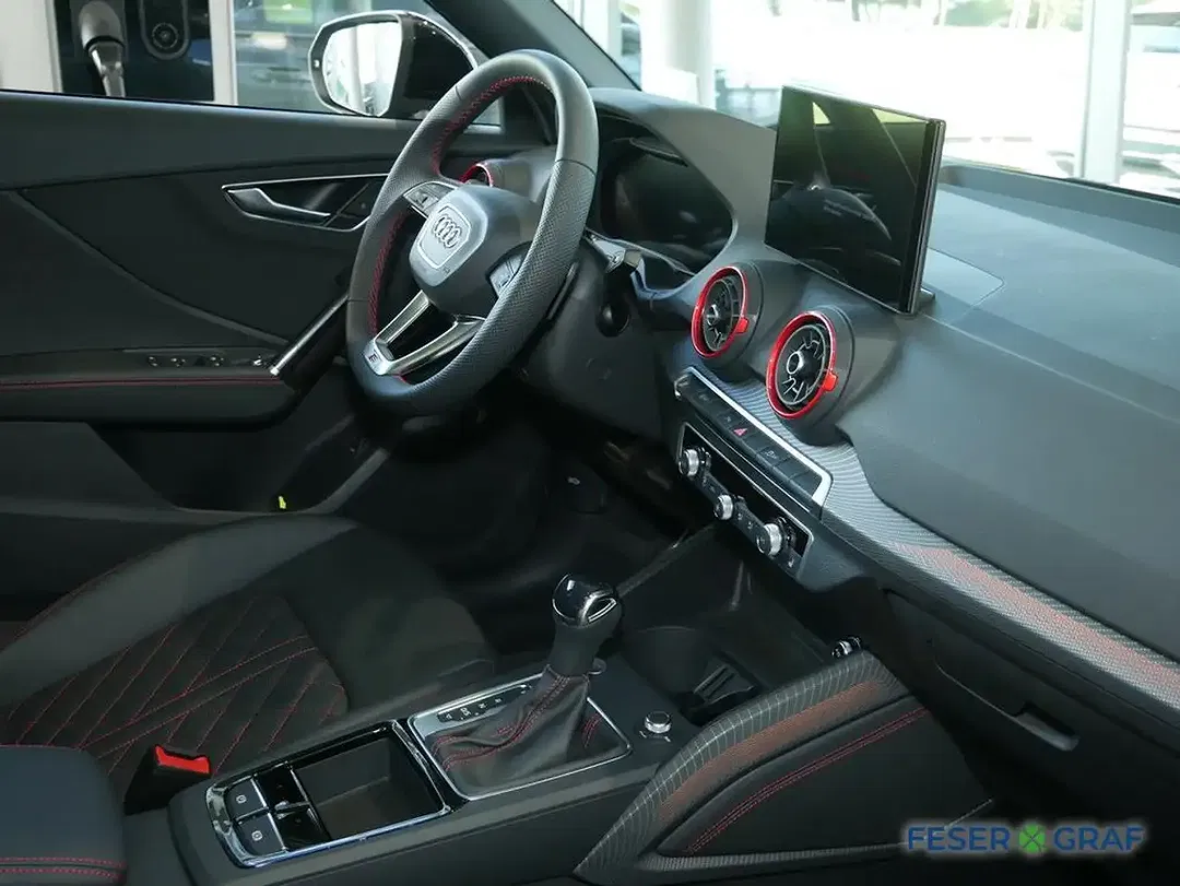 Audi Q2 - Thumbnail 3
