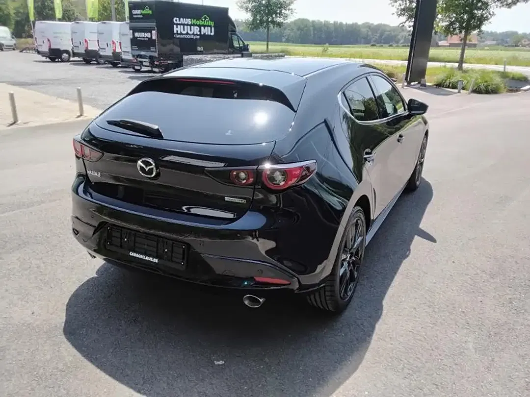 Mazda 3 - Thumbnail 5