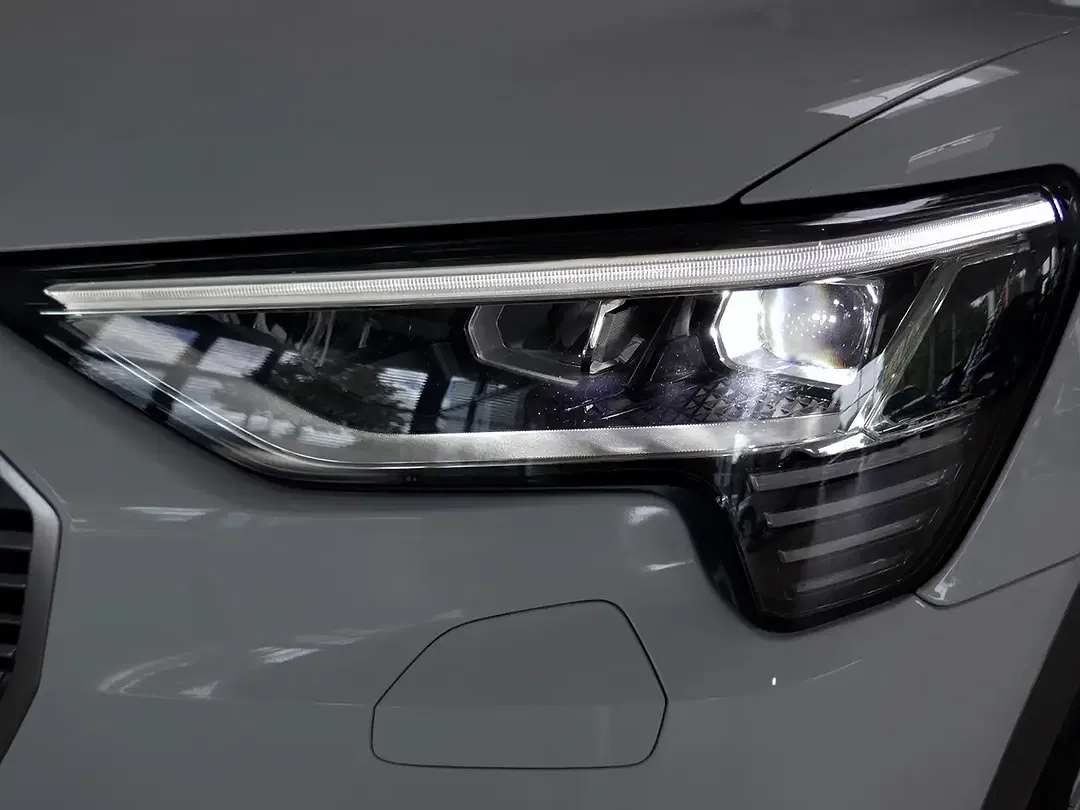 Audi e-tron - Thumbnail 4