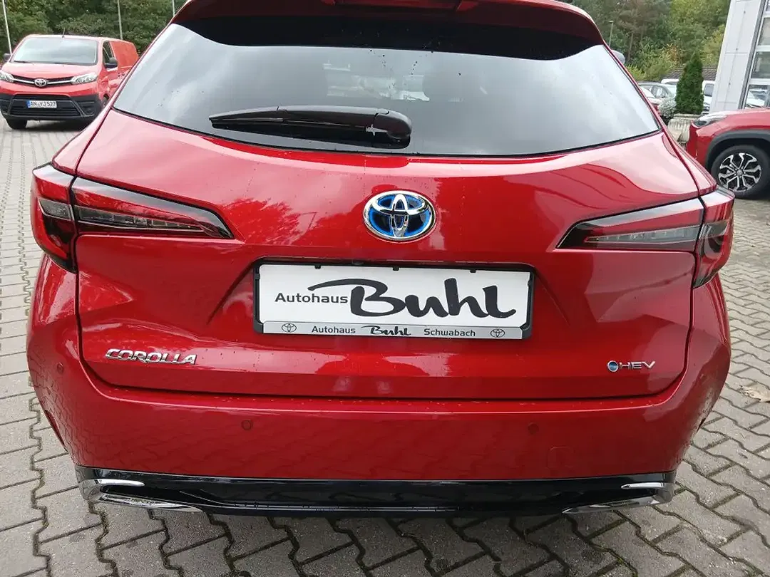 Toyota Corolla - Thumbnail 4