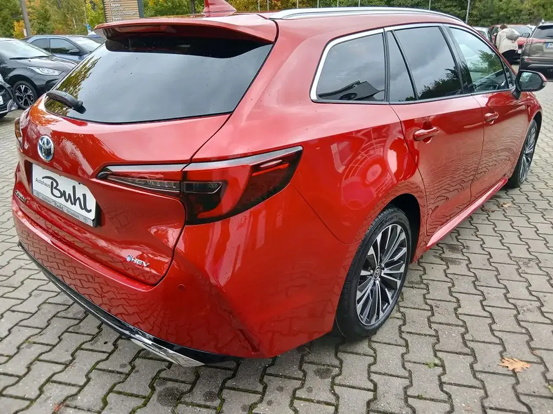 Toyota Corolla - Thumbnail 5