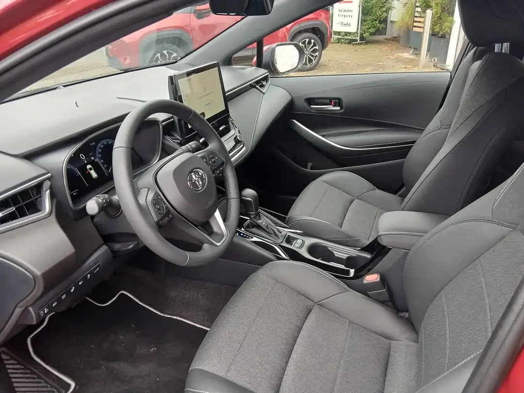 Toyota Corolla - Thumbnail 8