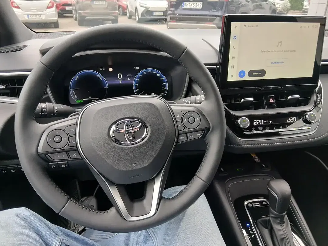 Toyota Corolla - Thumbnail 9