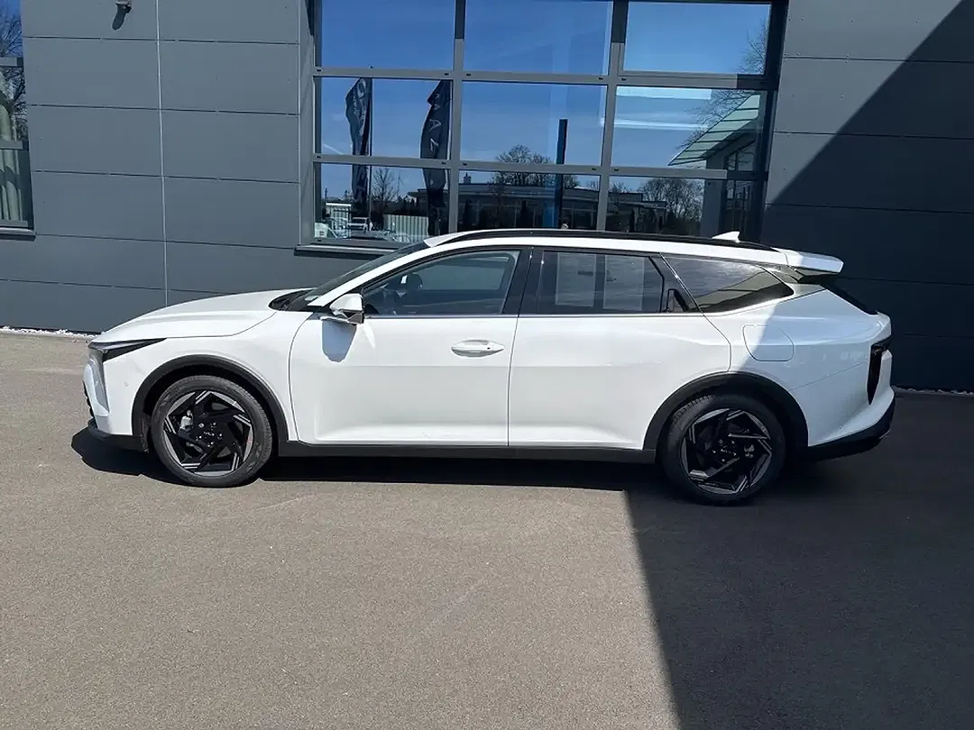 Kia K4 - Thumbnail 2