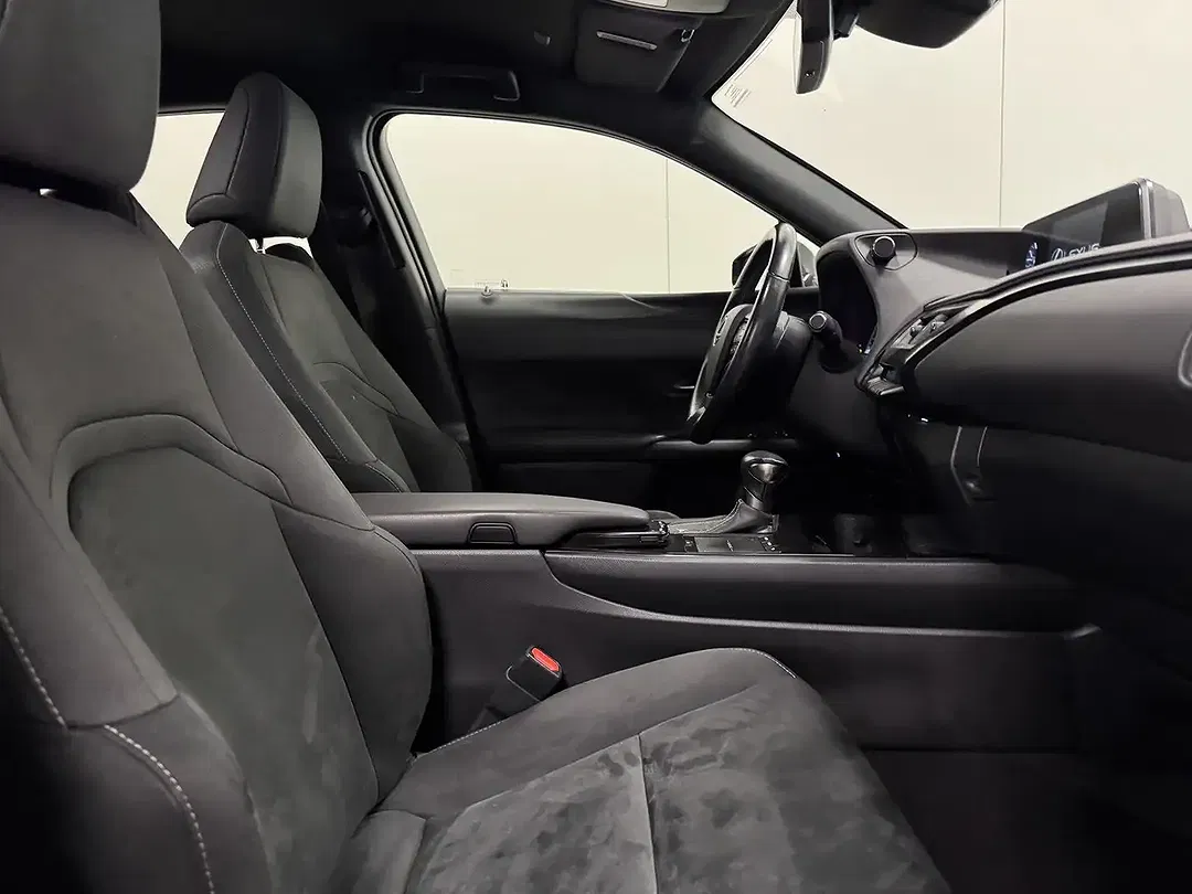 Lexus UX 250h - Thumbnail 2