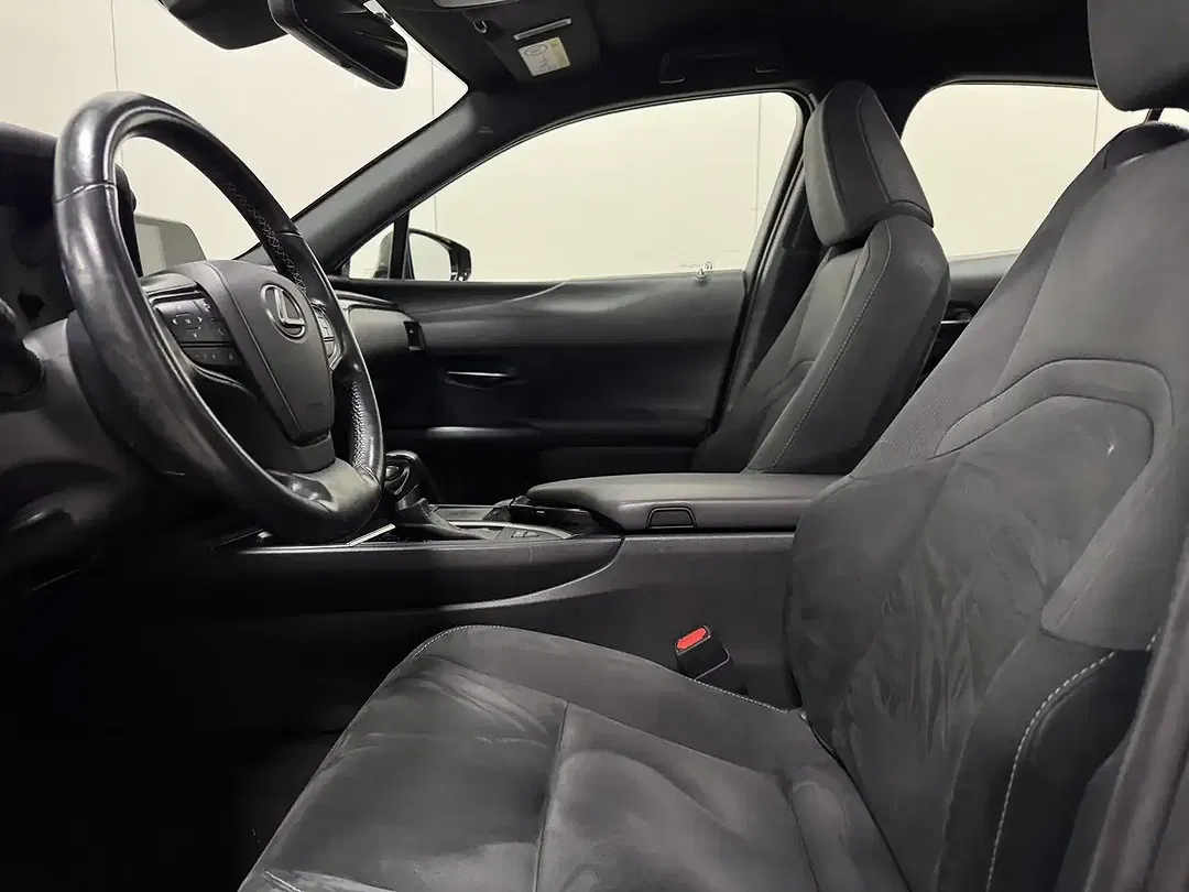 Lexus UX 250h - Thumbnail 8