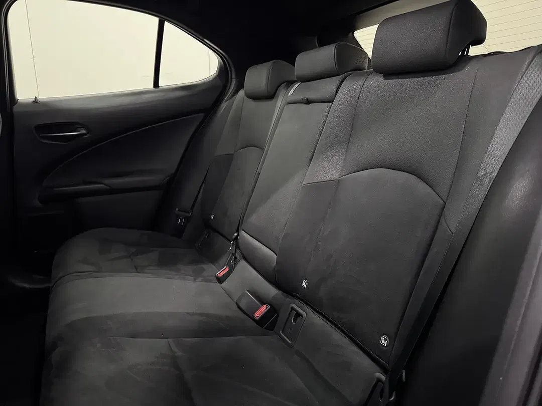 Lexus UX 250h - Thumbnail 9