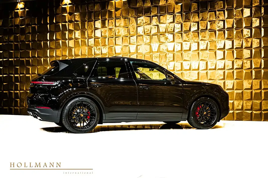 Porsche Cayenne - Thumbnail 2