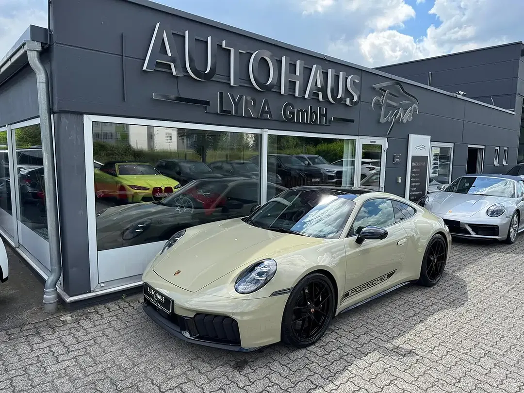Porsche 992 - Thumbnail 2