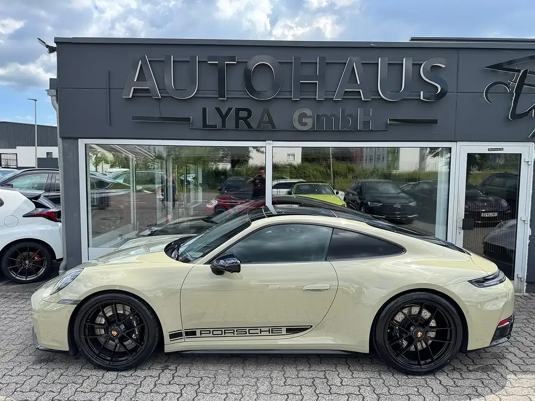 Porsche 992 - Thumbnail 4