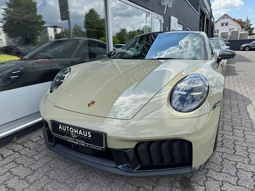Porsche 992 - Thumbnail 5