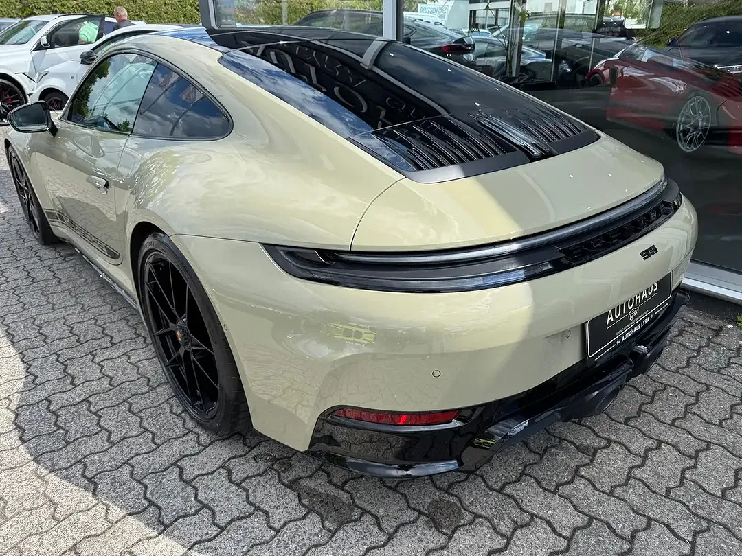 Porsche 992 - Thumbnail 6