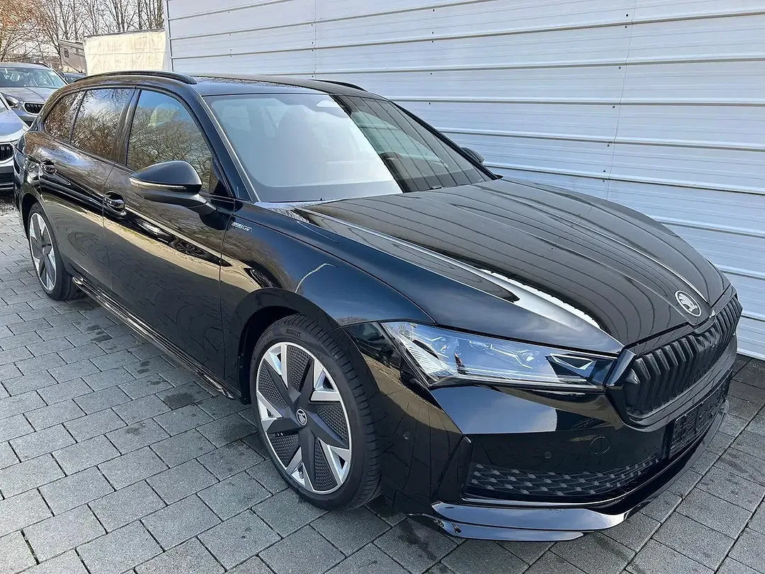 Skoda Superb - Thumbnail 1