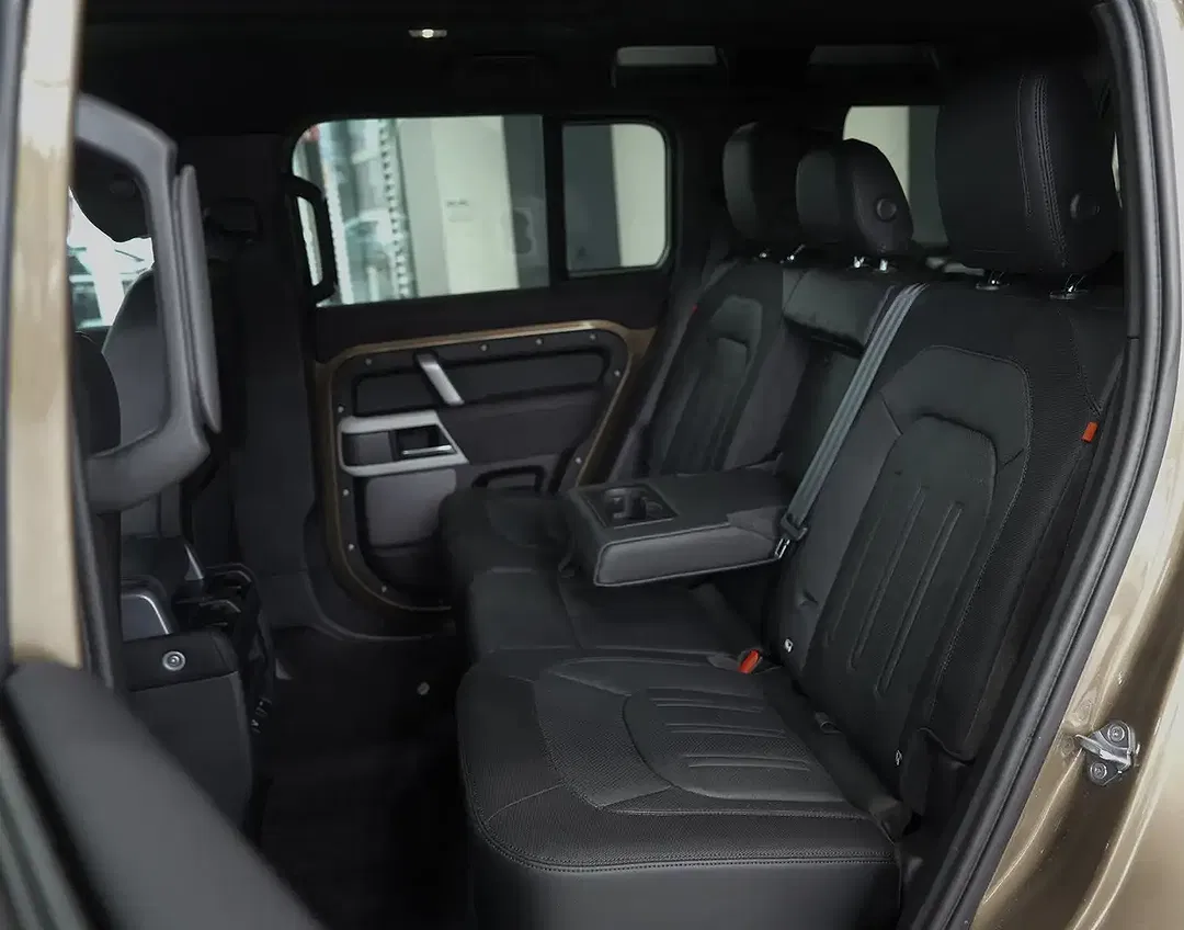 Land Rover Defender - Thumbnail 12