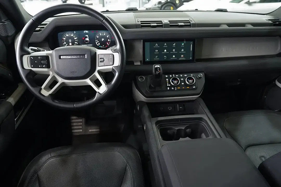 Land Rover Defender - Thumbnail 13
