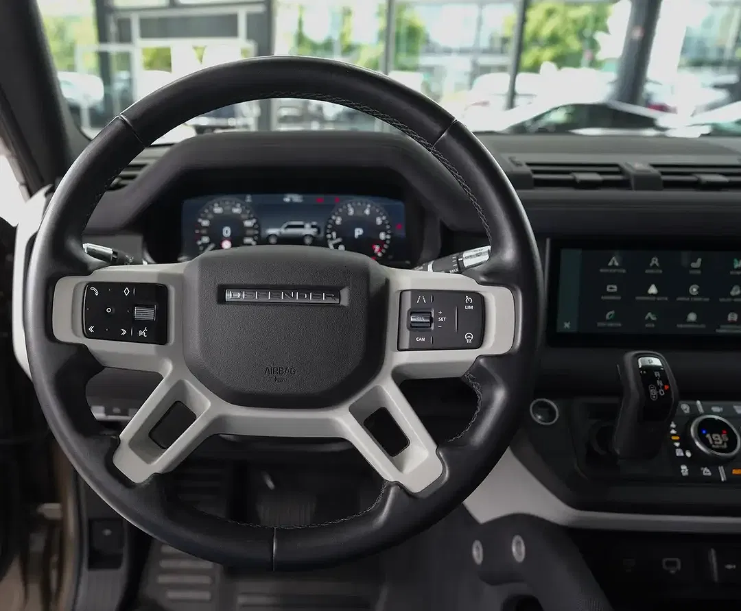 Land Rover Defender - Thumbnail 14
