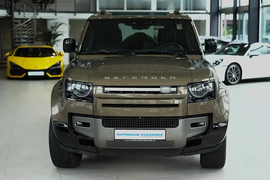 Land Rover Defender - Thumbnail 4