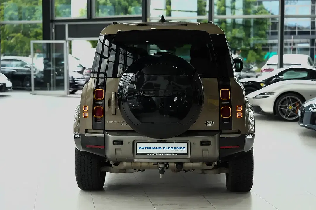 Land Rover Defender - Thumbnail 5