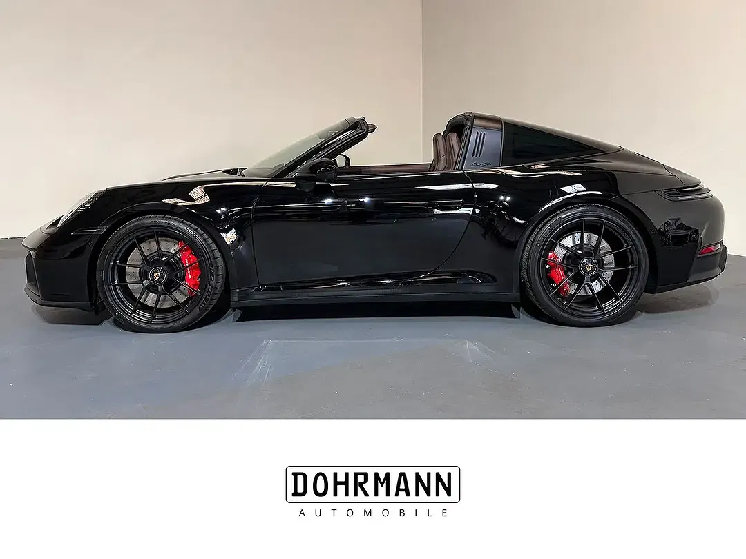 Porsche 992 - Thumbnail 1