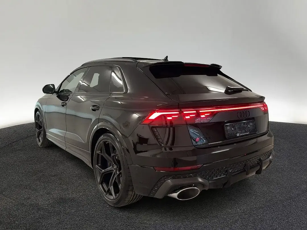 Audi RS Q8 - Thumbnail 2