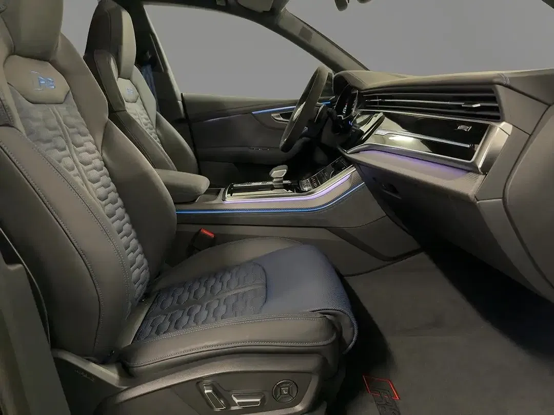 Audi RS Q8 - Thumbnail 5