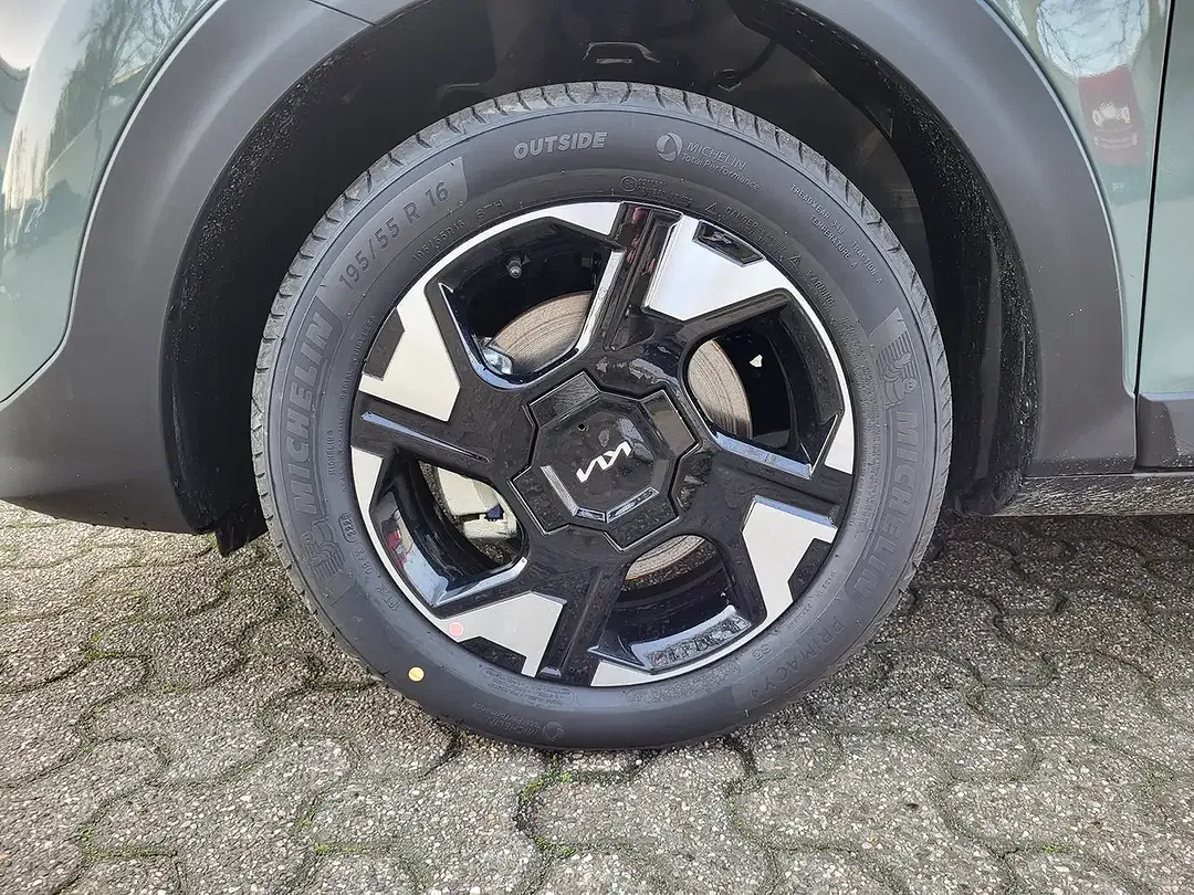 Kia Stonic - Thumbnail 6