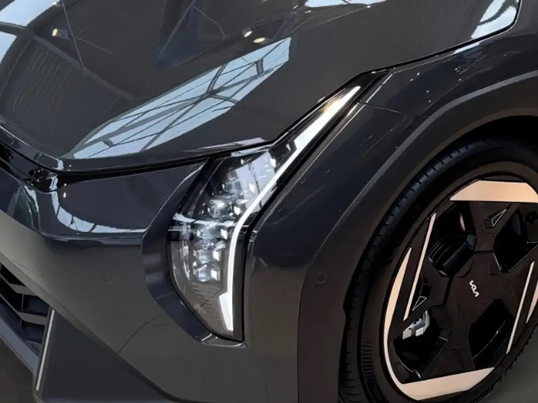 Kia EV4 - Thumbnail 5