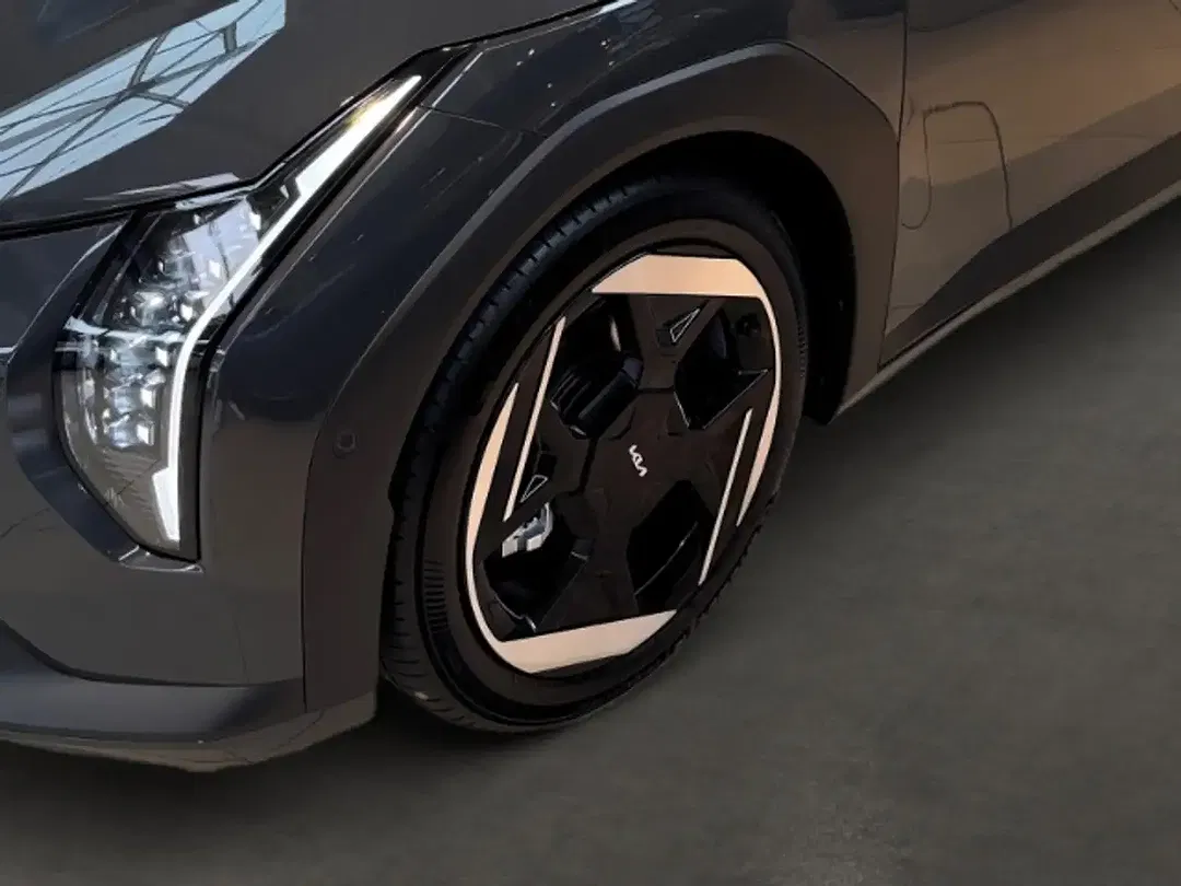 Kia EV4 - Thumbnail 6