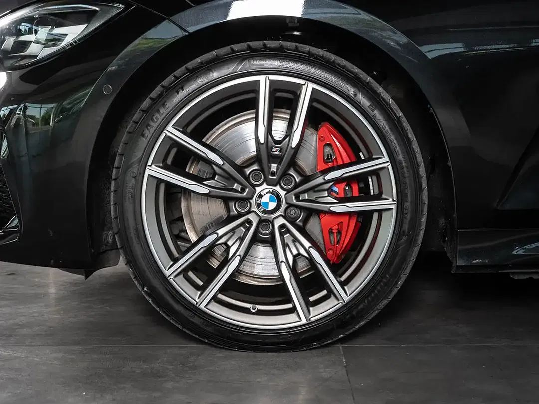 BMW M3 - Thumbnail 4