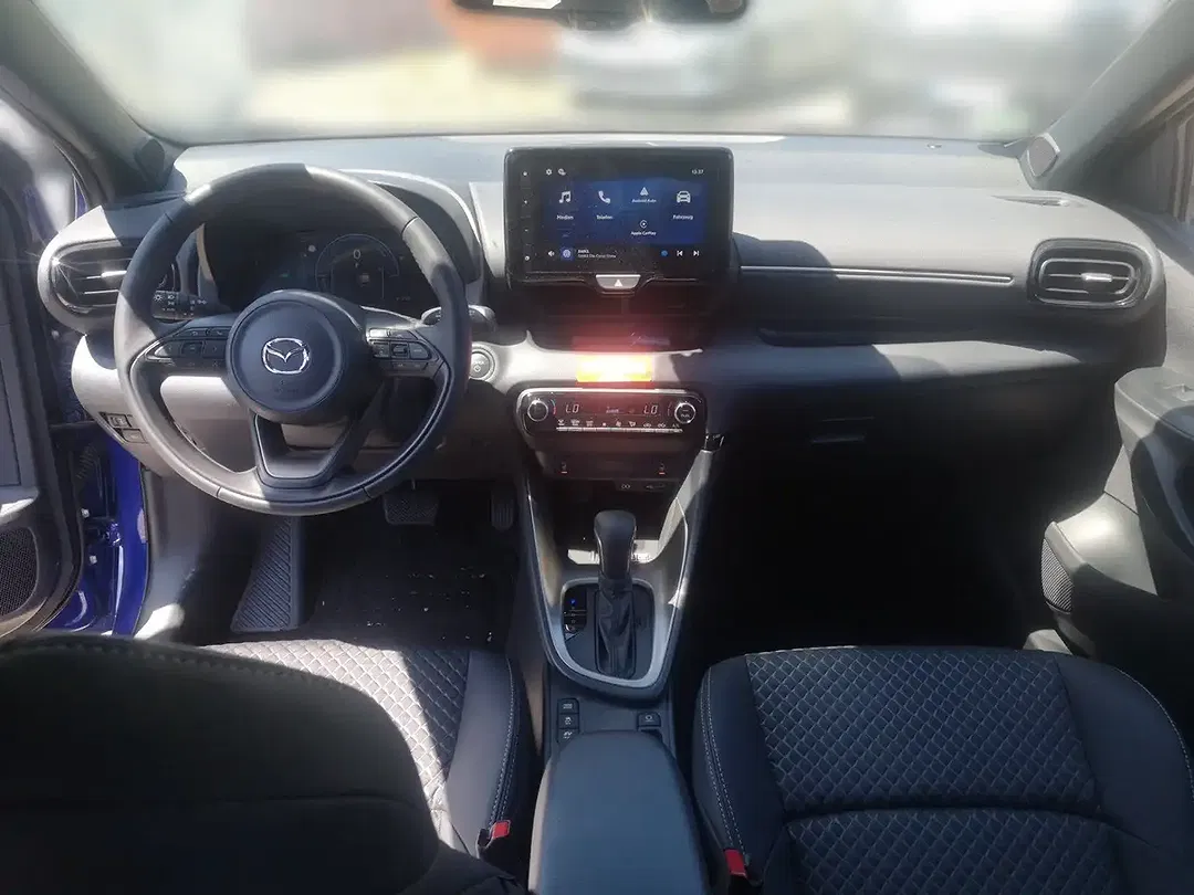 Mazda 2 - Thumbnail 11