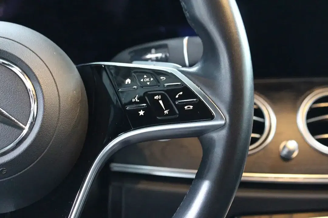 Mercedes-Benz E 220 - Thumbnail 10