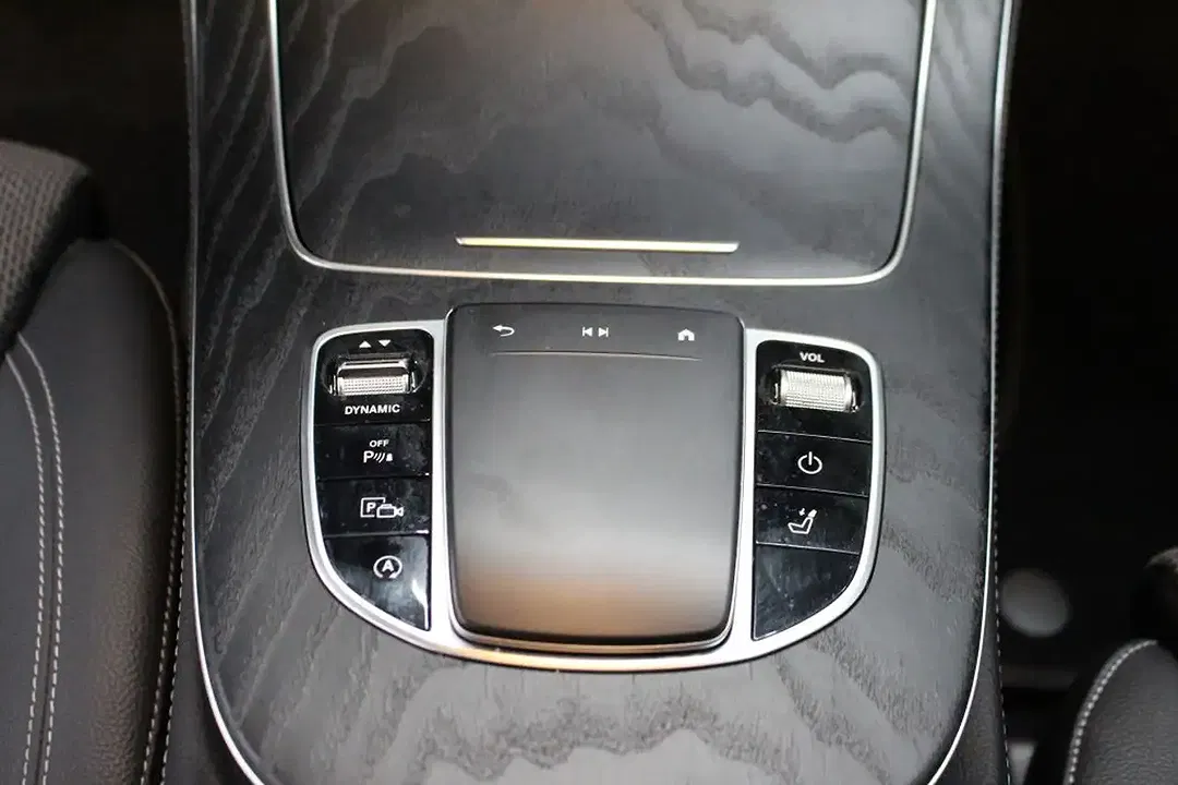Mercedes-Benz E 220 - Thumbnail 11