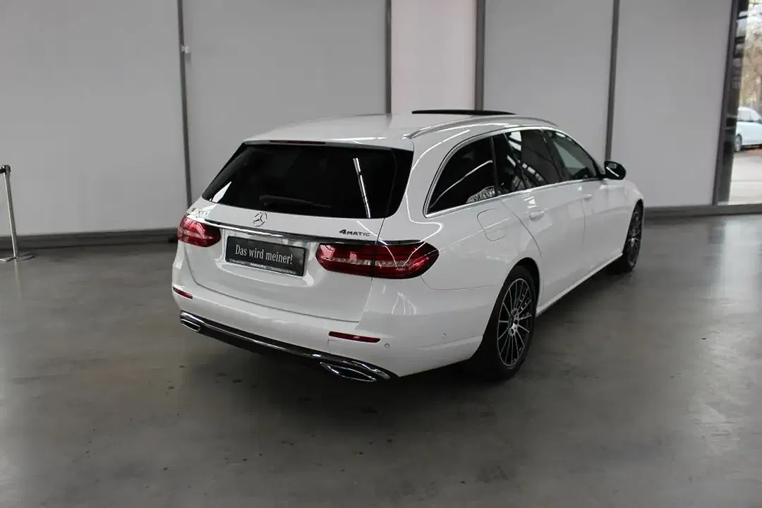 Mercedes-Benz E 220 - Thumbnail 14