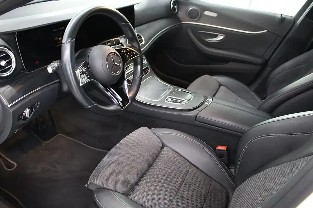 Mercedes-Benz E 220 - Thumbnail 5
