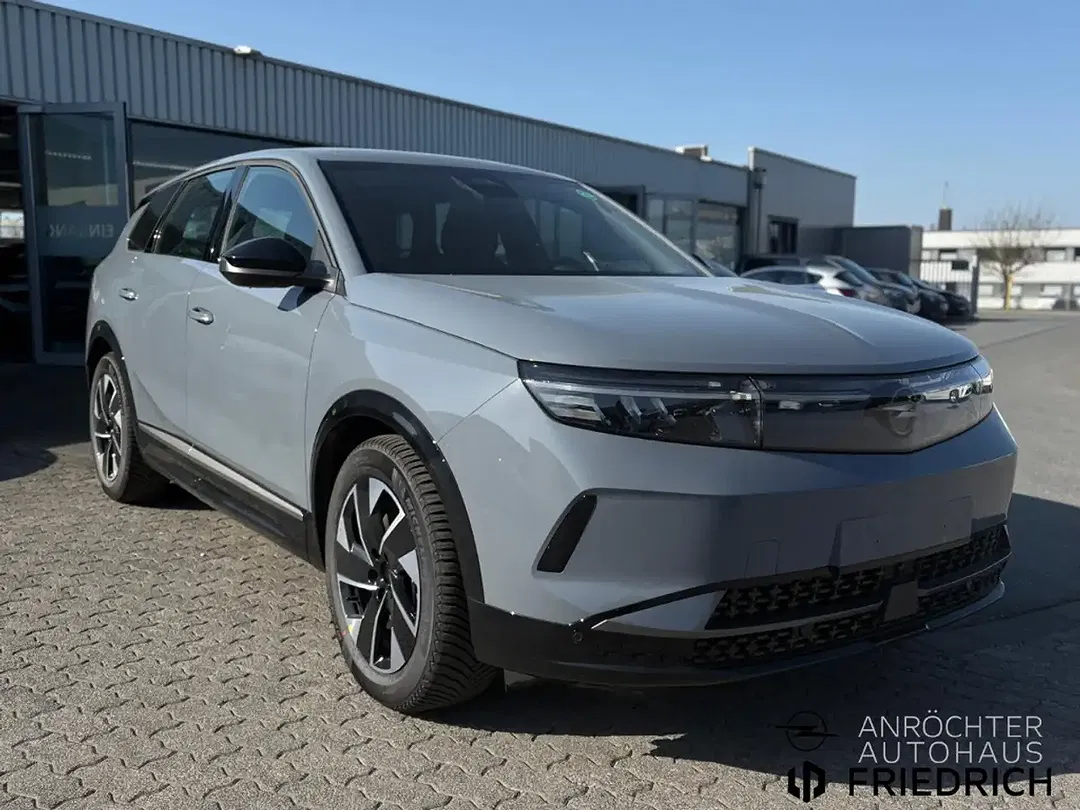 Opel Grandland - Thumbnail 2