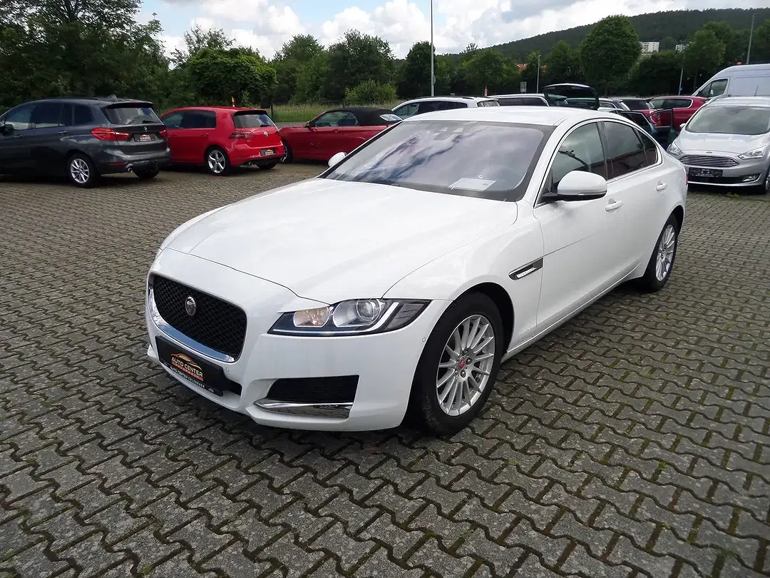 Jaguar XF 2.0 AUT Pure