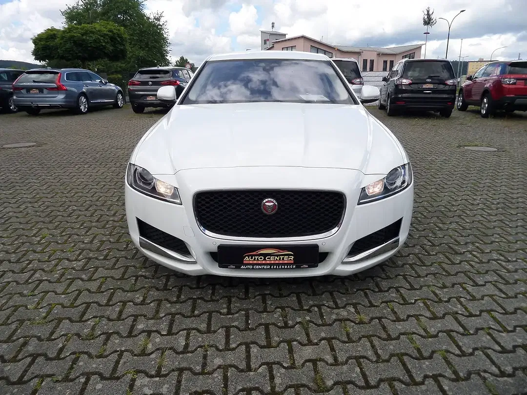 Jaguar XF - Thumbnail 5