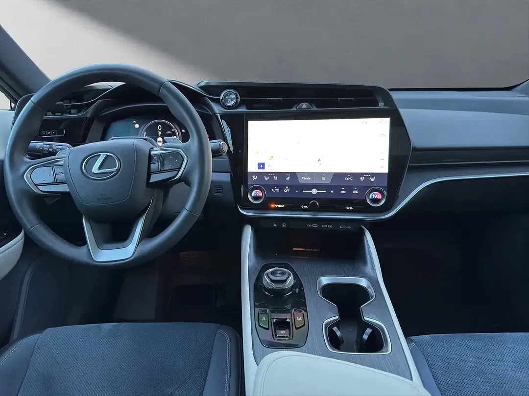 Lexus RZ - Thumbnail 11