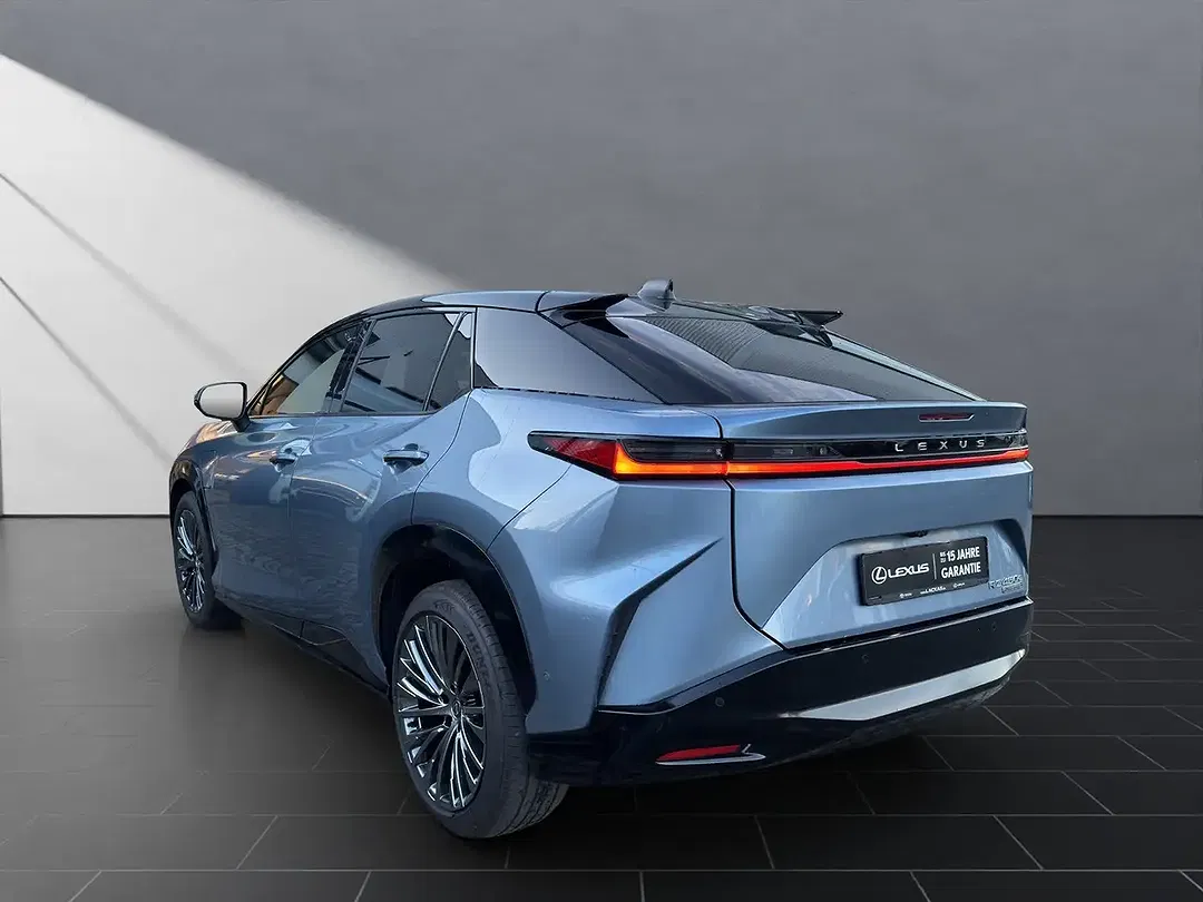 Lexus RZ - Thumbnail 2