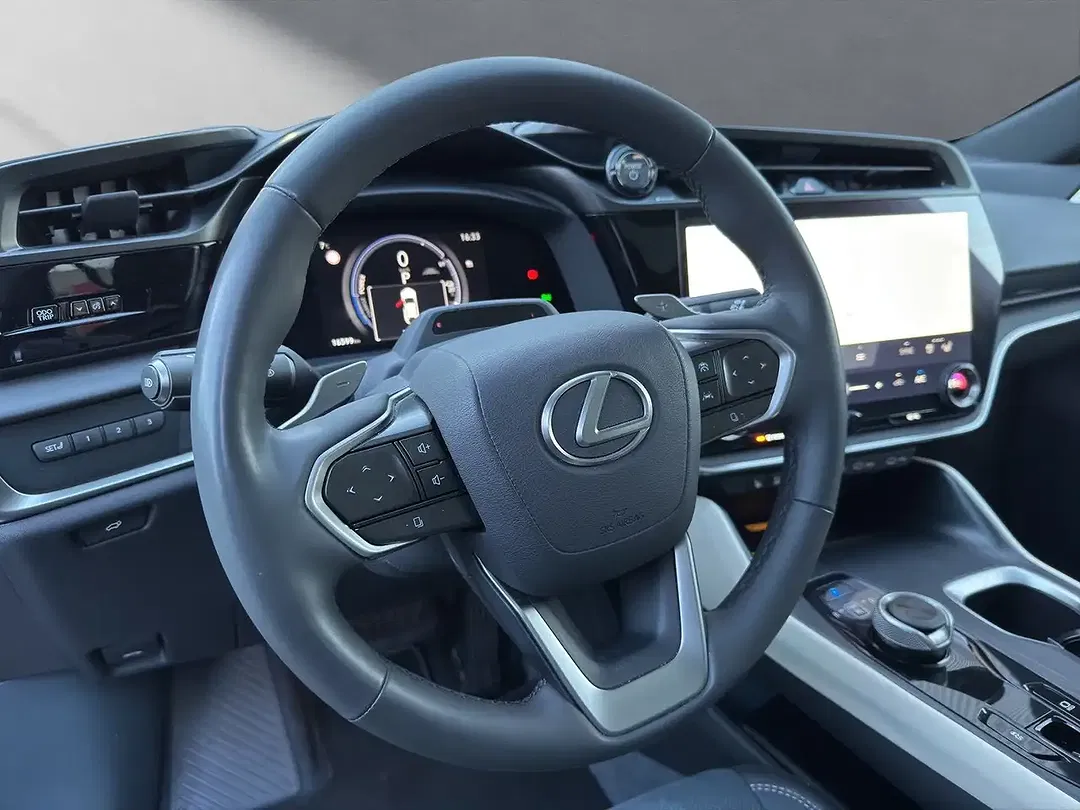 Lexus RZ - Thumbnail 8